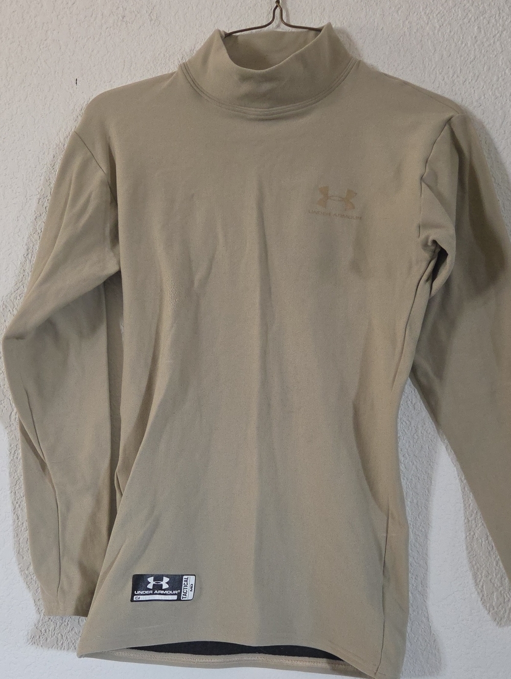 Under Armour Men’s Tan Mock Neck Long-Sleeve Performance Top